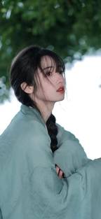 成龙 / 张子枫 / 梁家辉 / 此沙 / 文俊辉 / 周政杰 / 王杍逸 / 郎月婷 / 林秋楠 / 王振威 / 李哲坤